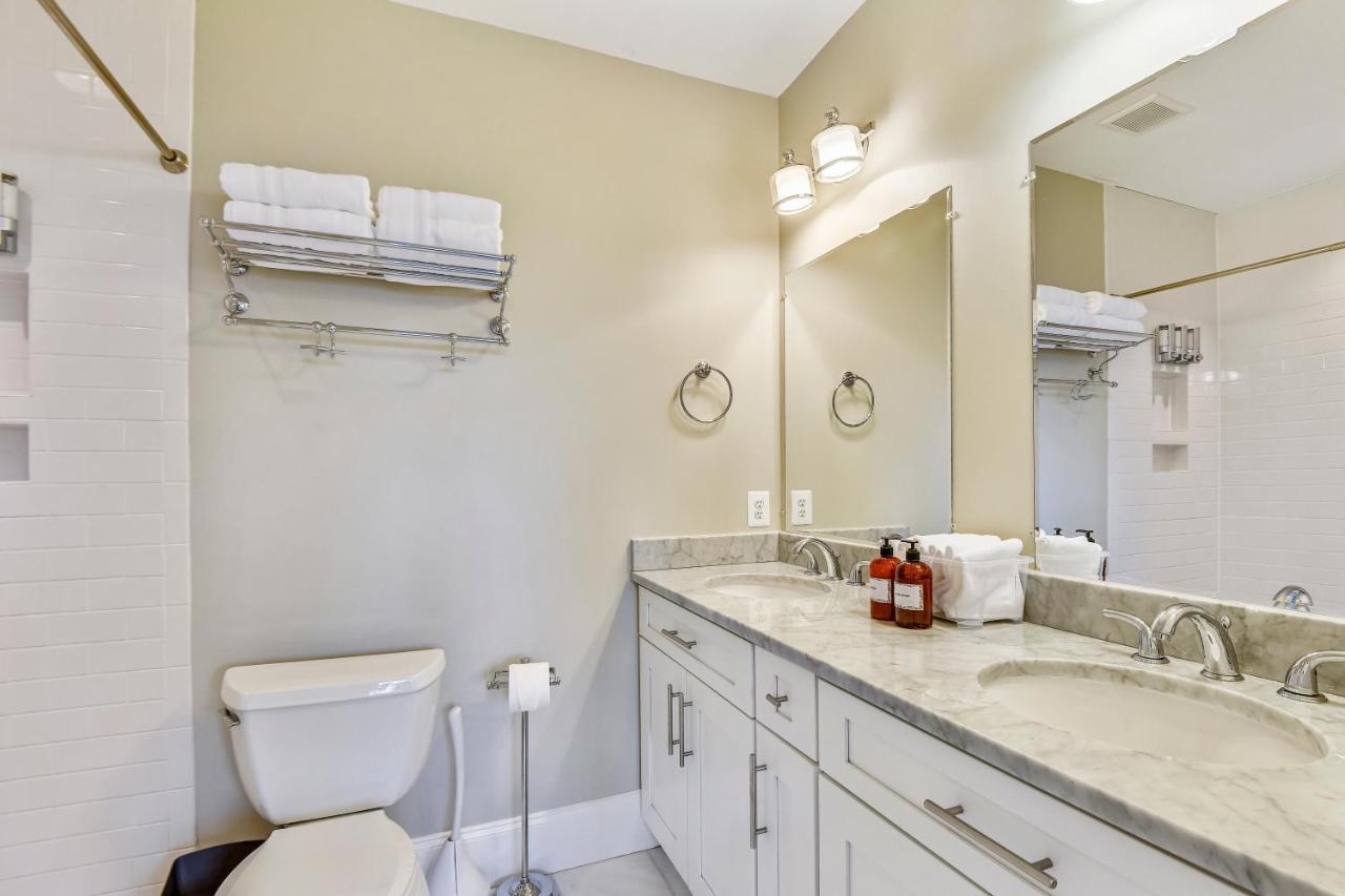 Edgewood Guesthouse Apartment Unit Washington Eksteriør billede